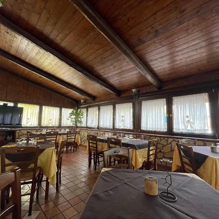 B&B Ristorante Tre Stelle Frascineto ภายนอก รูปภาพ